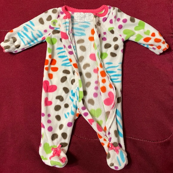 Koala Baby White Footed Sleeper with Colorful Heart/Dots/Zigzag Pattern - Picture 2 of 6